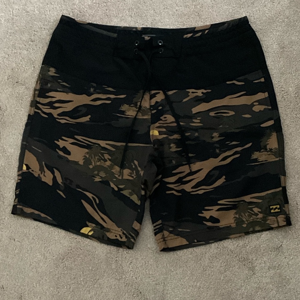 Billabong Black and Tan Boardshorts